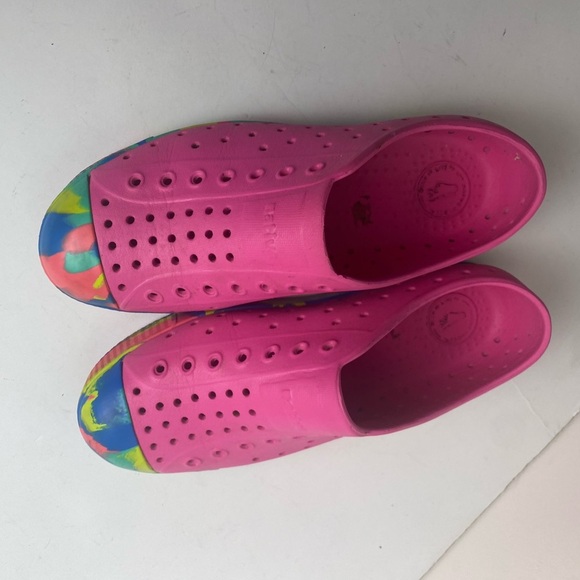 Native Shock Pink and colorful  Marbled Jefferson Shoes size 3 - Picture 3 of 6